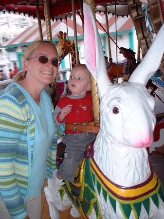 merry go round- mommy and atticus.jpg 35.5K